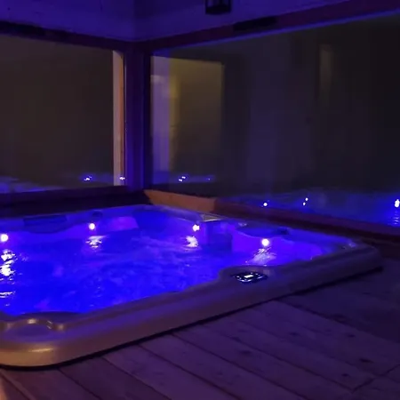 Chalet Les Galetas Du Mont Blanc
