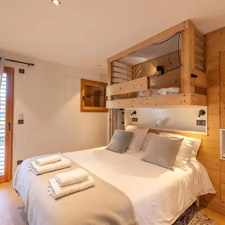 Les Galetas Du Mont Blanc Chalet